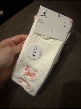 Jordan 2-Pack Cushioned White Socks with Pink Bow Embroidered Logo